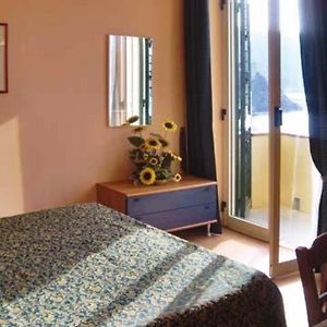 Camera con letto king size